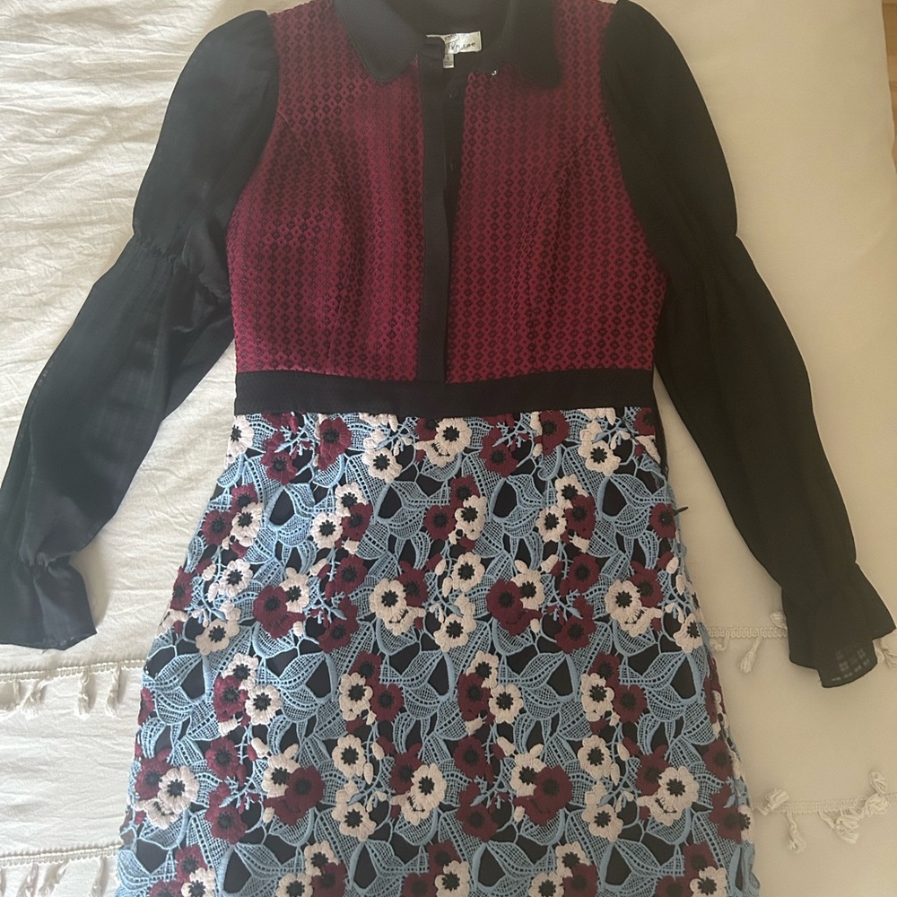 Gorgeous Adelyn Rae dress, like new condition.